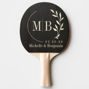 Dunkles Schwarzes Holz Blatt Hochzeitsmonogramm Tischtennis Schläger