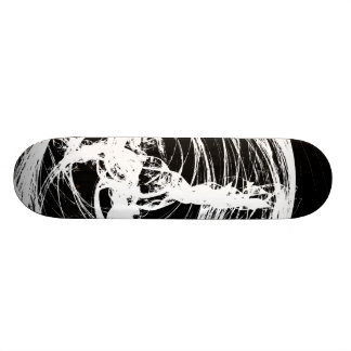 dunkles Skateboard