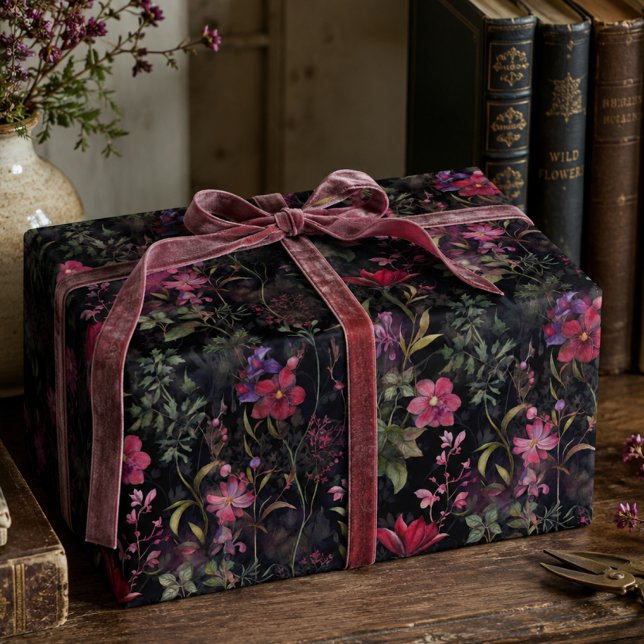 Dunkles Viktorianisches Blumenrosa Lila Decoupage Geschenkpapier (Von Creator hochgeladen)