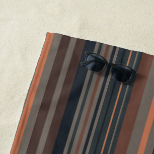 Dunkles Waldstreifen-Design  Strandtuch