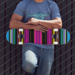 Dünne farbenfrohe Streifen - 2 Skateboard