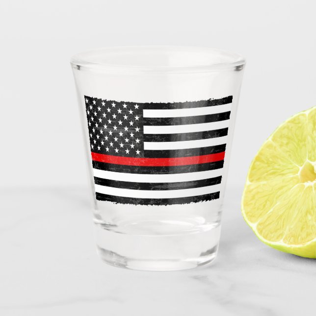 Dünne rote Linie Grungy amerikanische Flagge Schnapsglas (Vorderseite)