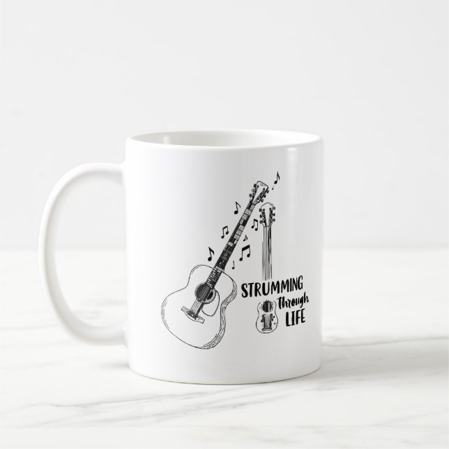 Durchs Leben Streichen – Minimalistische Gitarren- Kaffeetasse (Links)