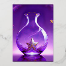 Durchsichtige lila Vase mit Stern unter einer Kupp
