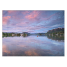 Dusk Sky Reflections auf Loch Carron