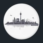 Düsseldorf City Skyline Magnet<br><div class="desc">Illustration mit den wichtigsten Gebäuden Düsseldorfs. Frei zusammengestellt zu einer Düsseldorf Silhouette.</div>