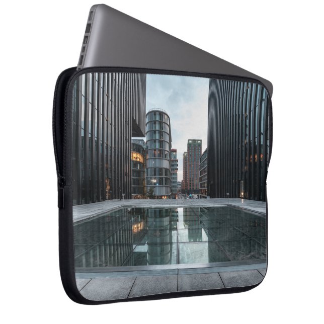 Düsseldorf Deutschland Laptopschutzhülle (Vorne Rechts)