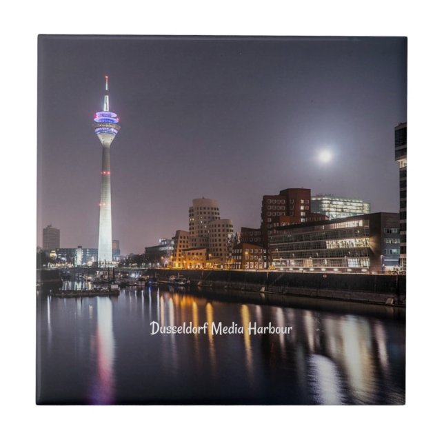 Dusseldorf, Media Harbour (mit der Bezeichnung ver Fliese (Vorderseite)