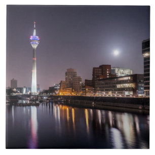 Düsseldorf, Medienhafen, Fliese