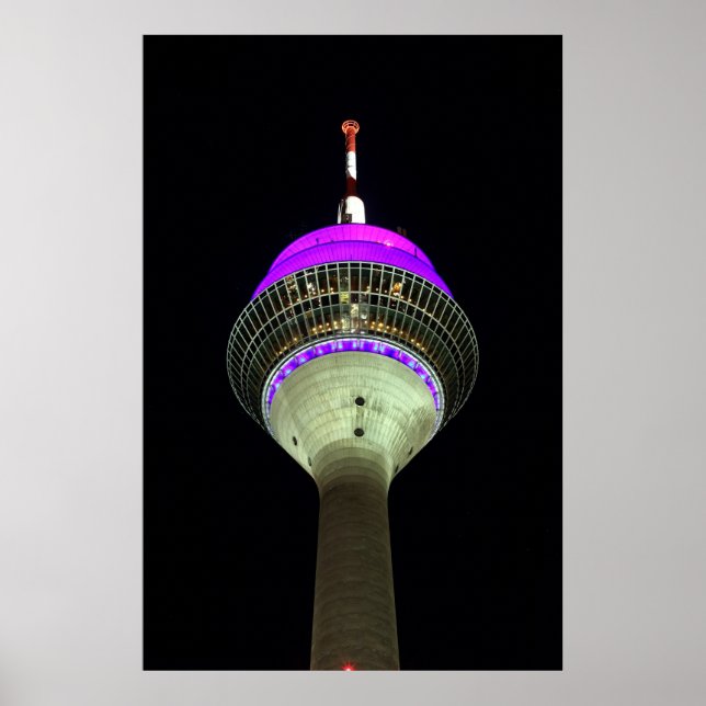 Düsseldorfer Rheinturm nachts Poster (Vorne)