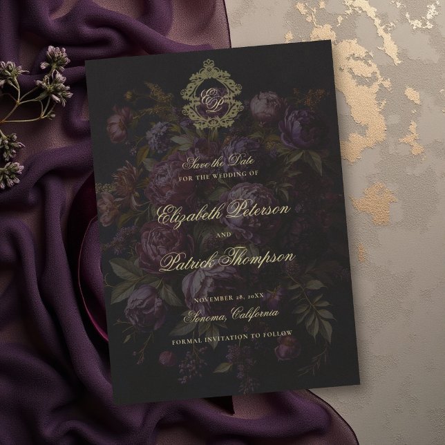 Düster-viktorianische Spitzenbotanik-Wappen-Dunkle Save The Date (moody wedding invitation suite victorian lace dark purple burgundy peony old gold crest romantic)