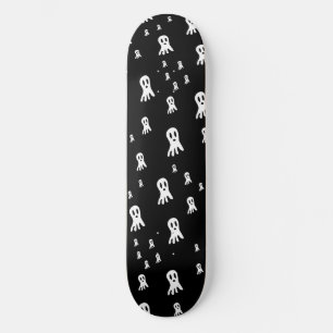 Düstere Halloween-Geister  Skateboard
