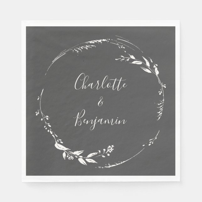 Dusty Black Floral Wreath Calligraphy Personalisie Serviette (Vorderseite)