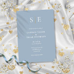 Dusty Blue and Gold Monogram Wedding Einladung<br><div class="desc">Diese schicke,  minimalistische Hochzeitseinladung kann mit Ihren Monogramm-Initialen und den Details des Hochzeitstages auf einem staubblauen Hintergrund personalisiert werden. Entwickelt von Thisisnotme©</div>