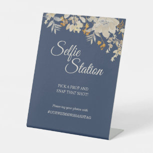 Dusty Blue Autumn Boho Wedding Selfie Station Sockelschild