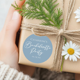 Dusty Blue Bachelorette Party Custom White Script Runder Aufkleber