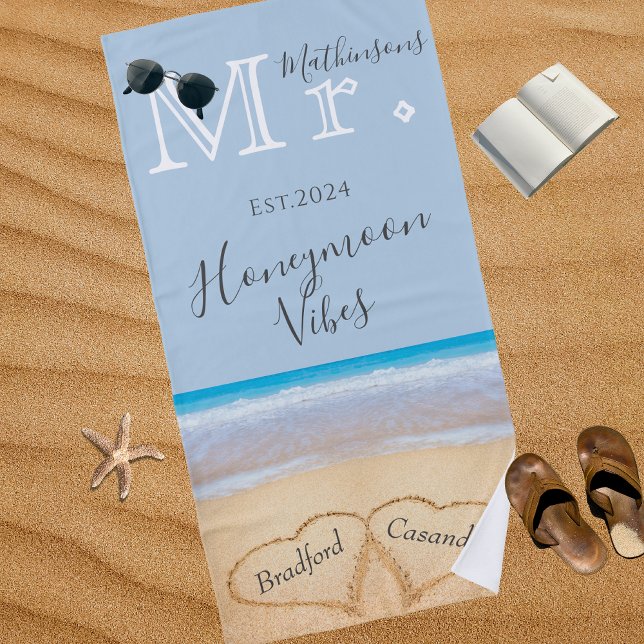 Dusty Blue Beach Wedding 2 Hearts Sand | Seine Strandtuch (Von Creator hochgeladen)