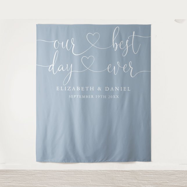 Dusty Blue Best Day Ever Heart Script Wedding Wandteppich (Vorderseite)