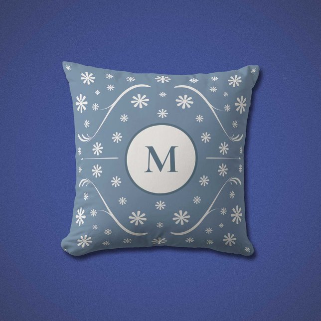 Dusty Blue Blume Power Monogram Pillow Kissen (Dusty Blue Flower Power Monogram Pillow)