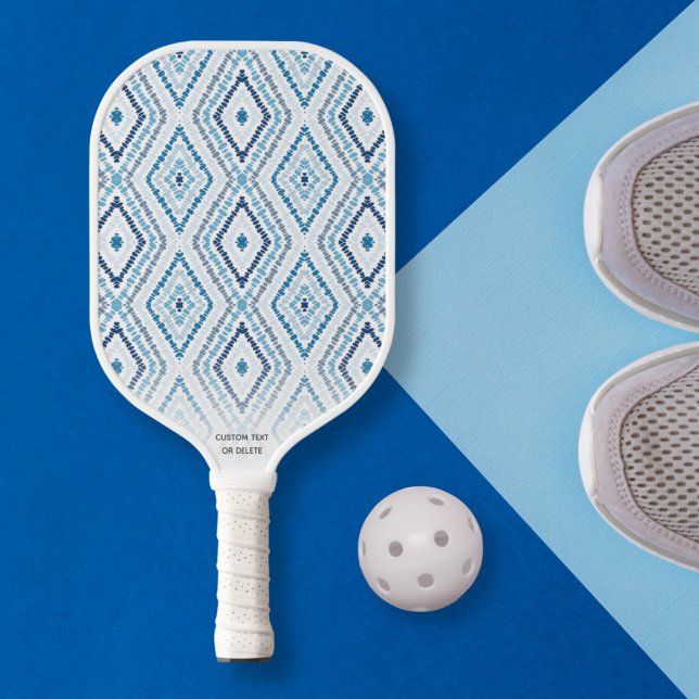 Dusty Blue Boho Chic Diamond Muster Custom Text Pickleball Schläger (Von Creator hochgeladen)