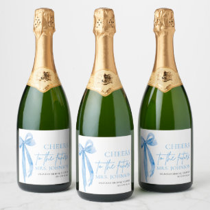 Dusty Blue Bow jubelt für das zukünftige Brautpart