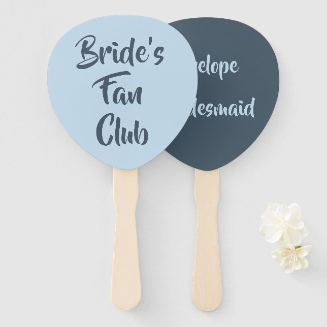 Dusty Blue Bride Fan Club Bridesmaid Name Fächer (Vorne und Hinten)