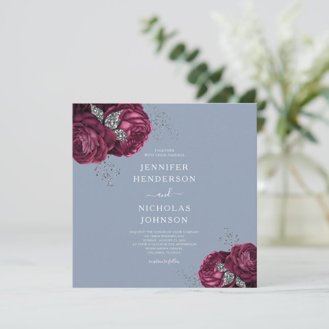 Dusty Blue Burgundy Peonies Elegante Wedding Einladung (Stehend Vorderseite)