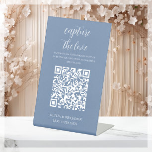 Dusty Blue   Capture the Liebe QR Code Sockelschild