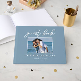 Dusty Blue Coastal Wedding Couple Foto Gästebuch