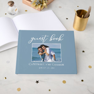 Dusty Blue Coastal Wedding Couple Foto Gästebuch