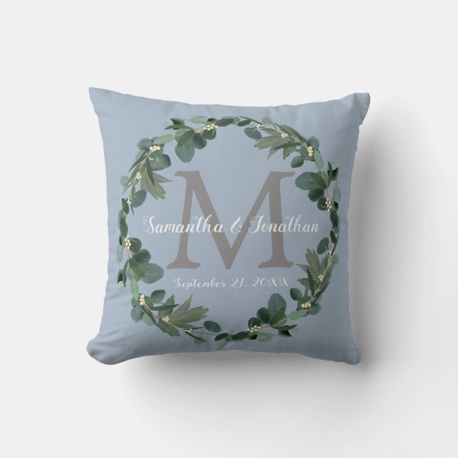 Dusty Blue Eucalyptus Monogram Wedding Keepake Kissen (Vorderseite)