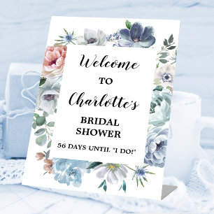 Dusty Blue Floral Brautparty Willkommen Sockelschild
