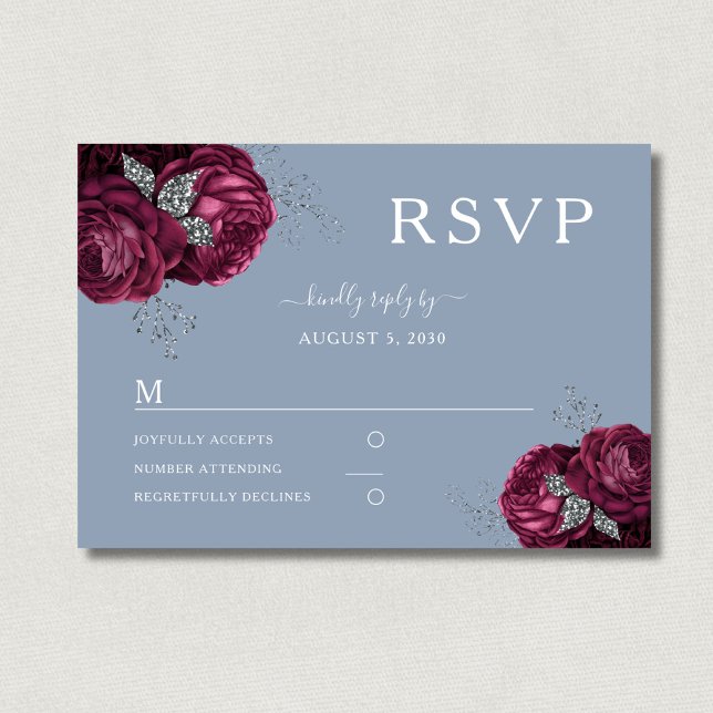 Dusty Blue Floral Burgundy Peonies Elegante Hochze RSVP Karte (Elegant Floral Dusty Blue Burgundy Wedding RSVP Card)
