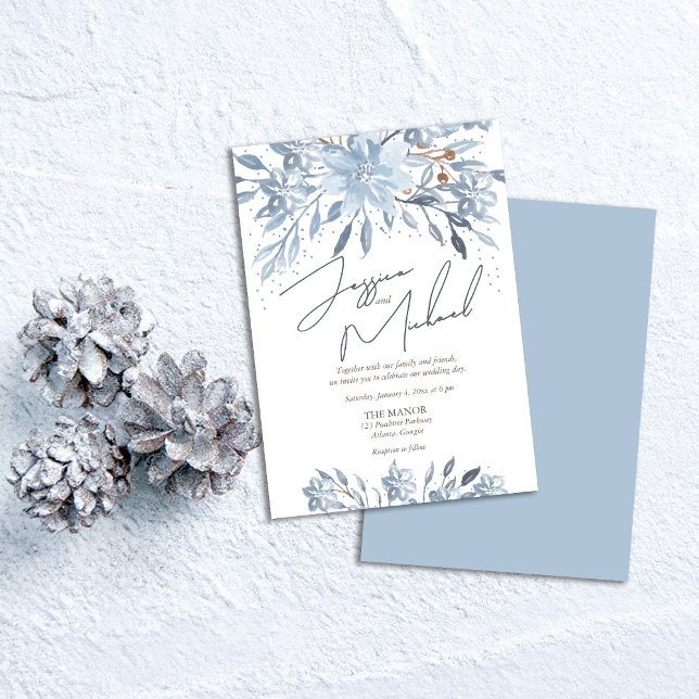 Dusty Blue Floral Chic Script Winter Theme Wedding Einladung (Von Creator hochgeladen)