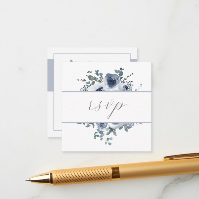Dusty Blue Floral & Grey QR Code RSVP Card Begleitkarte (Vorderseite/Rückseite Beispiel)