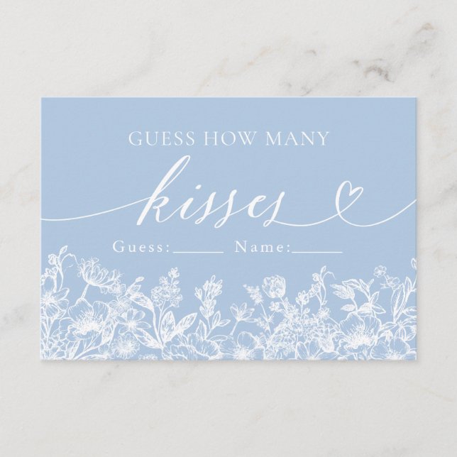 Dusty Blue Floral Guess Wie viele Kisses Game Begleitkarte (Vorderseite)
