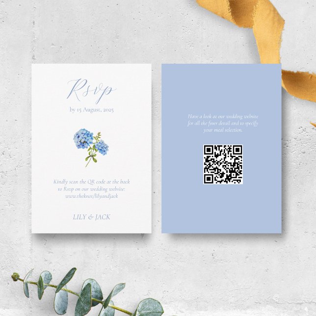 Dusty Blue Floral Hydrangea Wedding RSVP Begleitkarte (Von Creator hochgeladen)