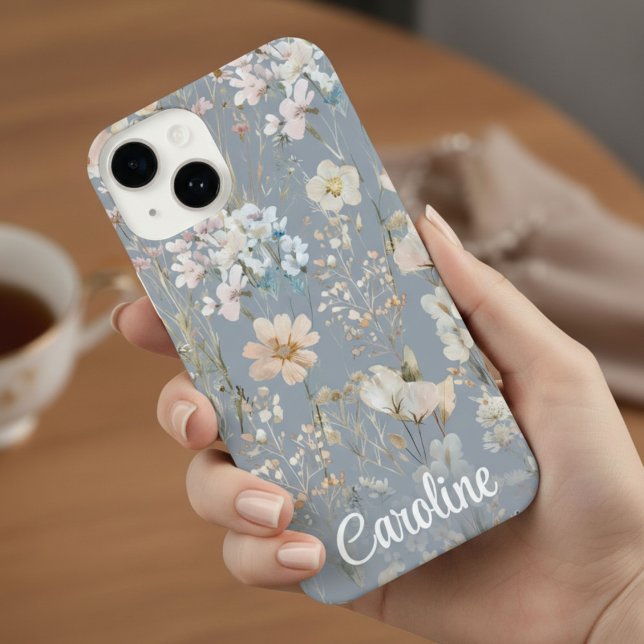 Dusty Blue Floral Personalized  iPhone Hülle (Von Creator hochgeladen)