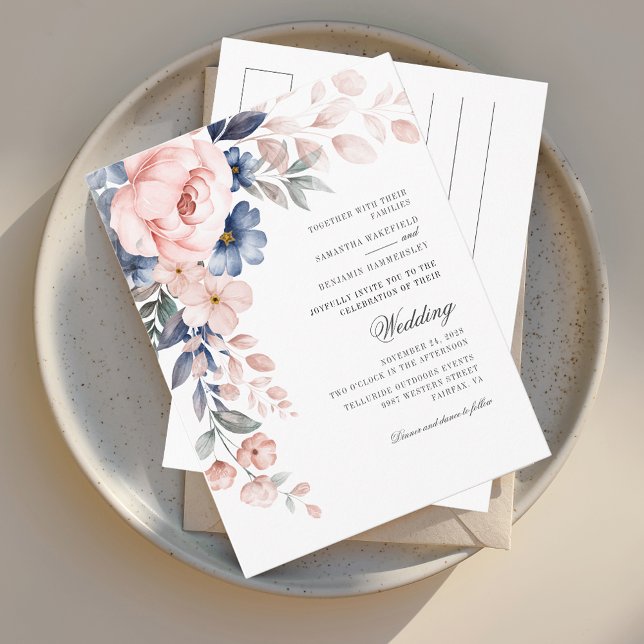 Dusty Blue Floral Pink Wasserfarbenblut Hochzeit Einladungspostkarte (Blush Pink Floral Watercolor Wedding Invitation Postcard)