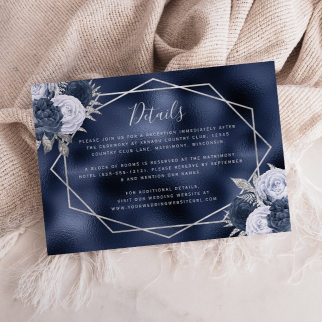 Dusty Blue Floral Silver Navy Foil Hochzeitsdetail Begleitkarte (Von Creator hochgeladen)