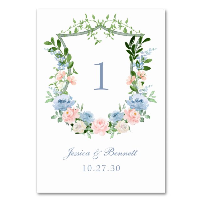 Dusty Blue Floral Wappen Wedding Tischnummer (Vorderseite)