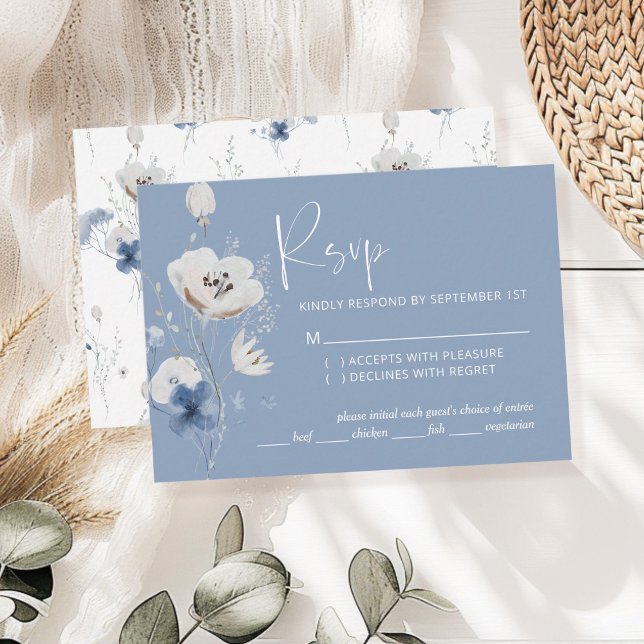 Dusty Blue Floral Wedding RSVP Begleitkarte (Von Creator hochgeladen)