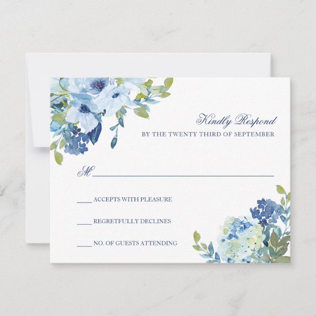 Dusty Blue Floral Wedding RSVP Card mit QR Code (Vorderseite)