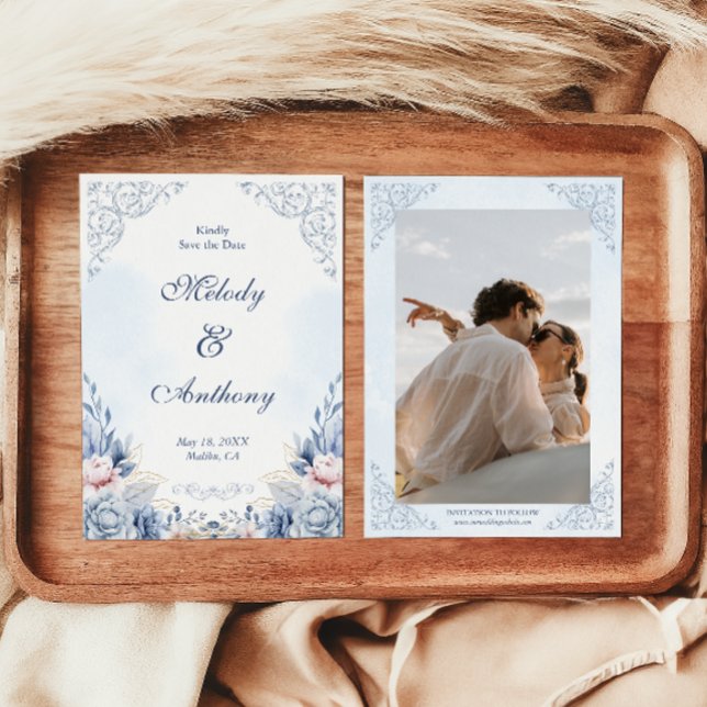 Dusty Blue Floral Wedding Save the Date (Von Creator hochgeladen)