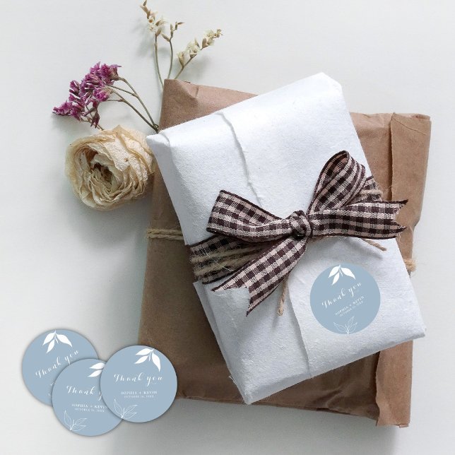 Dusty Blue I Minimalistisch Branch Blätter Vielen  Runder Aufkleber (Von Creator hochgeladen)