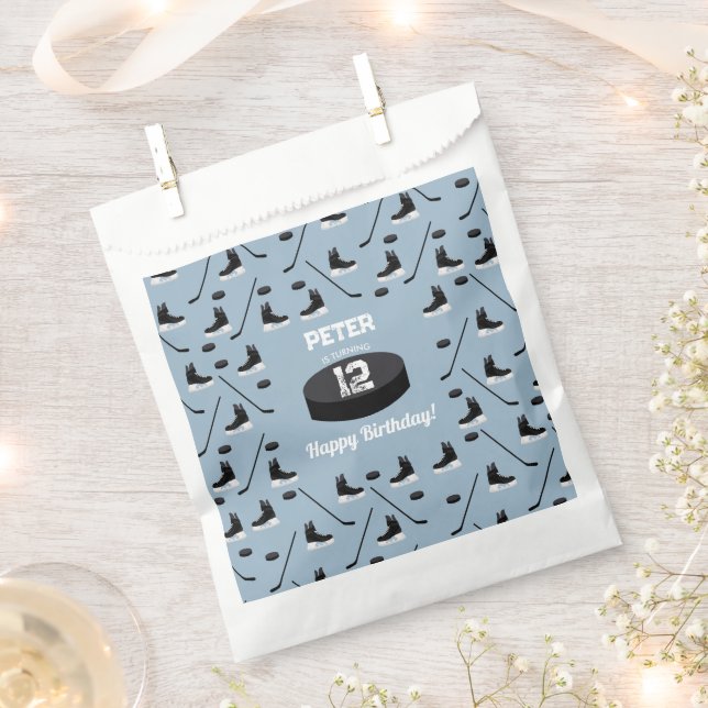 Dusty Blue Ice Hockey Stick, Skates Puck Birthday Geschenktütchen (Ausgeschnitten)