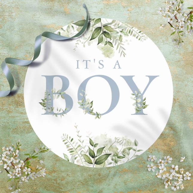 Dusty Blue ist eine junge, grüne Blumendusche Runder Aufkleber (Dusty Blue Its A Boy Greenery Floral Baby Shower Classic Round Sticker)