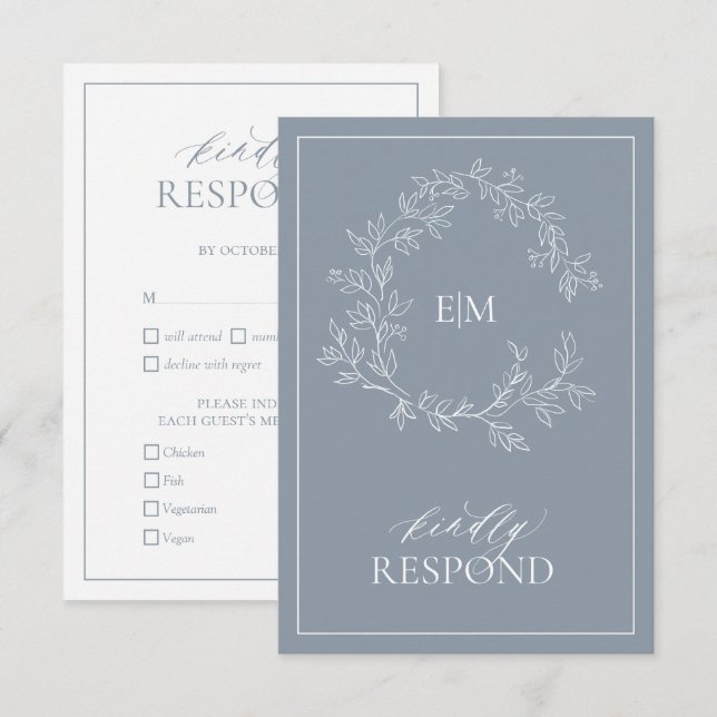 Dusty Blue Leafy Wappen Monogram Wedding RSVP Card Karte (Vorne/Hinten)