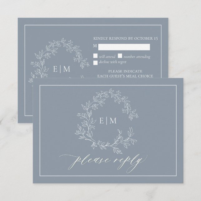 Dusty Blue Leafy Wappen Monogram Wedding RSVP Card Karte (Vorne/Hinten)