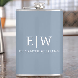 Dusty Blue Minimalistisch Modern Monogram Elegant Flachmann